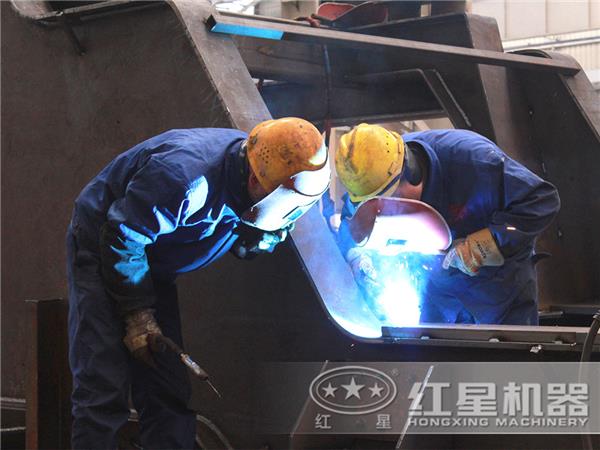 效能高節(jié)能顎式破碎機(jī)細(xì)致做工 效能高節(jié)能顎式破碎機(jī)細(xì)致做工