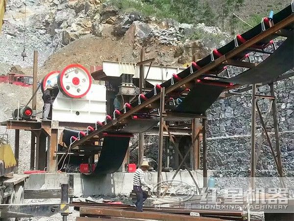 1000tph歐版碎石機(jī)環(huán)保工作現(xiàn)場(chǎng) 1000tph歐版碎石機(jī)環(huán)保工作現(xiàn)場(chǎng)