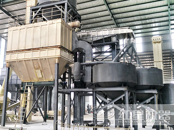 南非螢石磨粉加工現(xiàn)場(chǎng) 南非螢石磨粉加工現(xiàn)場(chǎng)