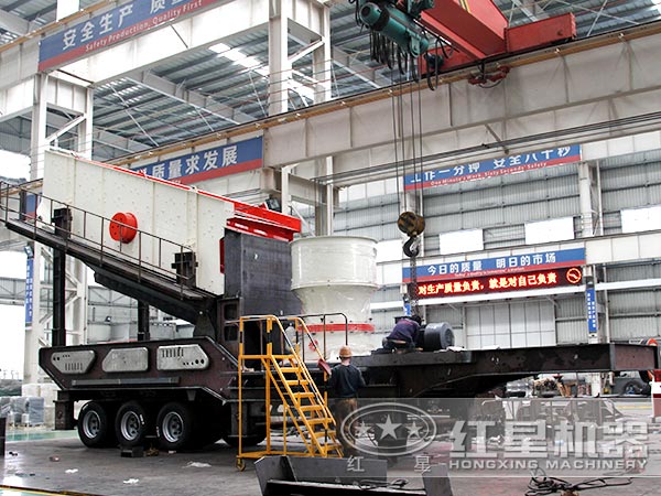 半掛車圓錐破流動磕石機(jī) 半掛車圓錐破流動磕石機(jī)