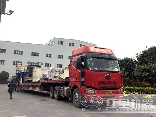 整套白云石雷蒙磨粉生產(chǎn)線設(shè)備發(fā)貨現(xiàn)場 整套白云石雷蒙磨粉生產(chǎn)線設(shè)備發(fā)貨現(xiàn)場