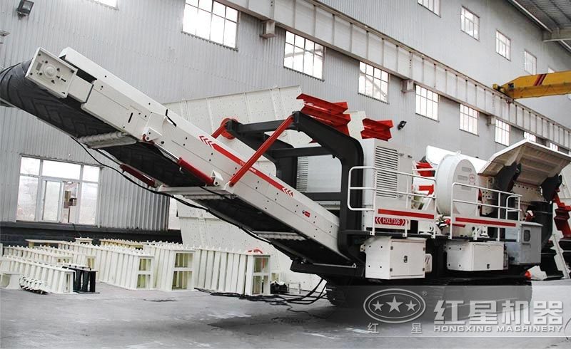 流動式石子粉碎機(jī)：履帶液壓驅(qū)動，遙控一鍵行走