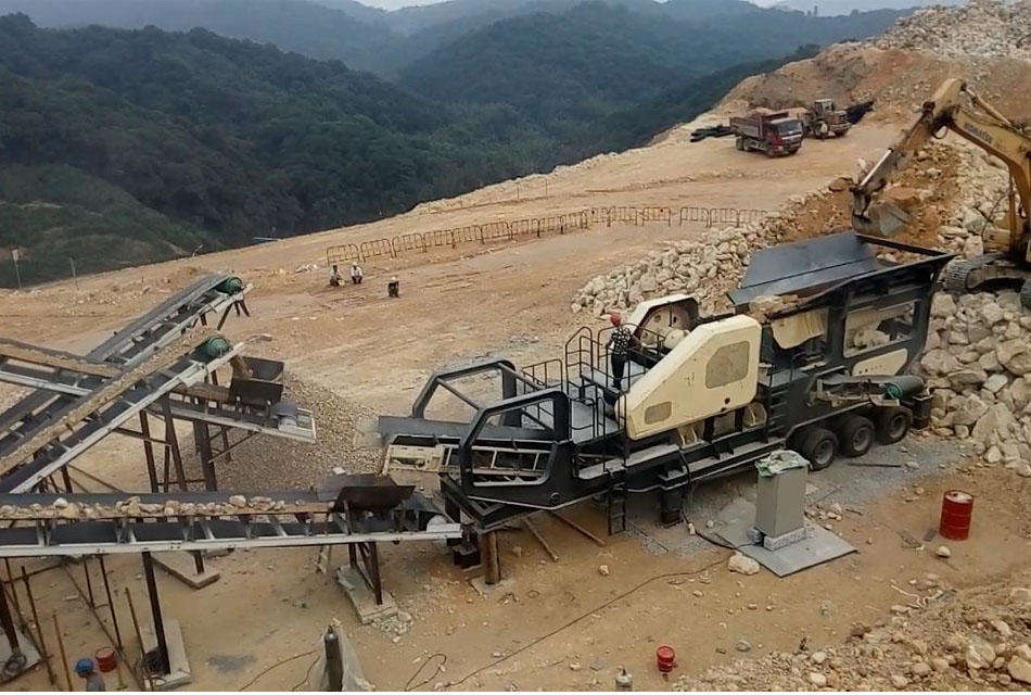 山西時(shí)產(chǎn)300-400噸移動石頭破碎生產(chǎn)線現(xiàn)場