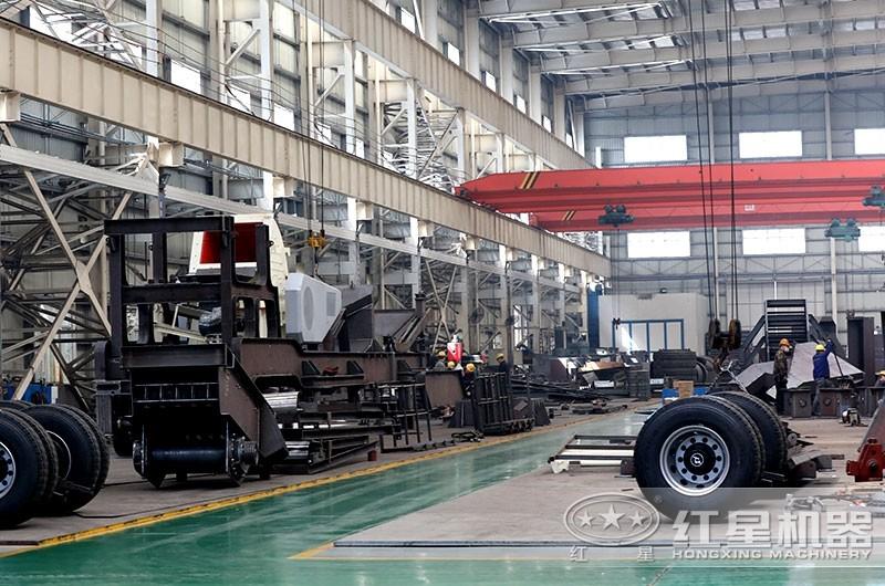 可流動的全自動錘式粉碎機車間生產(chǎn),工匠精神,性能優(yōu)良 可流動的全自動錘式粉碎機車間生產(chǎn),工匠精神,性能優(yōu)良