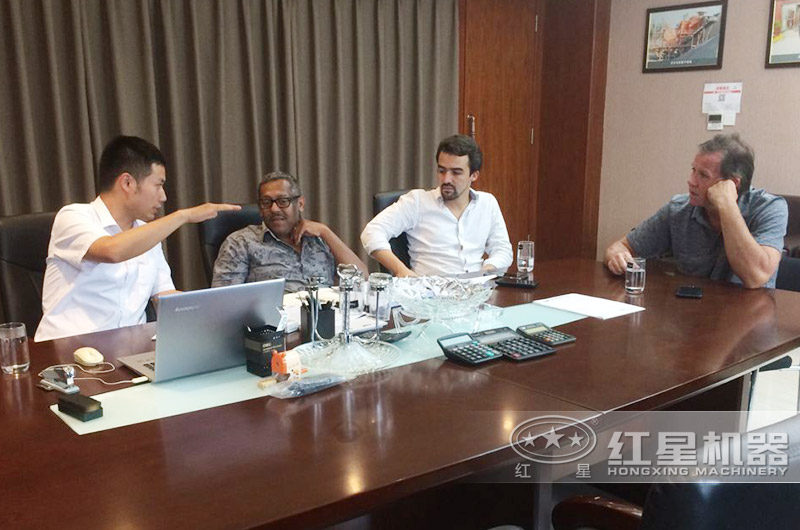 各地客戶到場(chǎng)實(shí)地考察,紅星工程技術(shù)人員為其量身定制選型 各地客戶到場(chǎng)實(shí)地考察,紅星工程技術(shù)人員為其量身定制選型