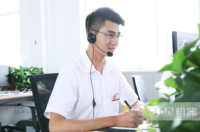 24小時客服接待,隨時待命解決用戶疑惑 24小時客服接待,隨時待命解決用戶疑惑