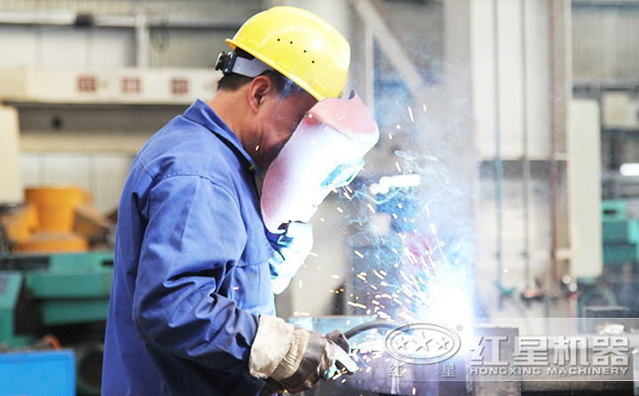 時產量150噸車載破碎制砂一體機生產車間