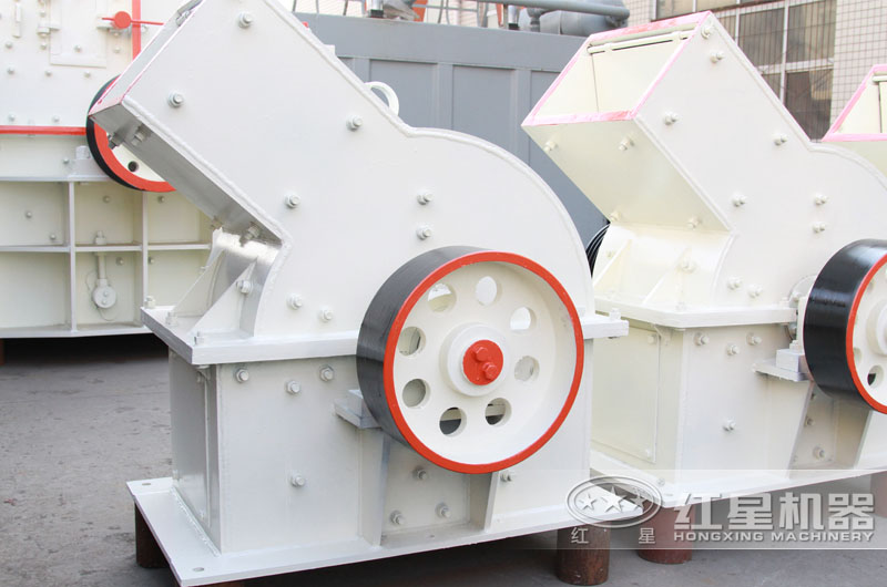 錘式破碎機占地面積小，方便移動
