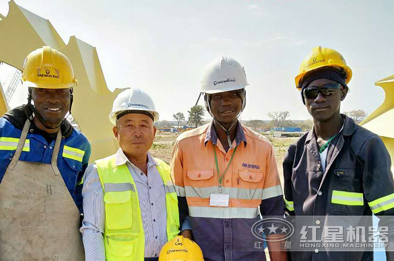 技術人員為贊比亞客戶提供服務 技術人員為贊比亞客戶提供服務