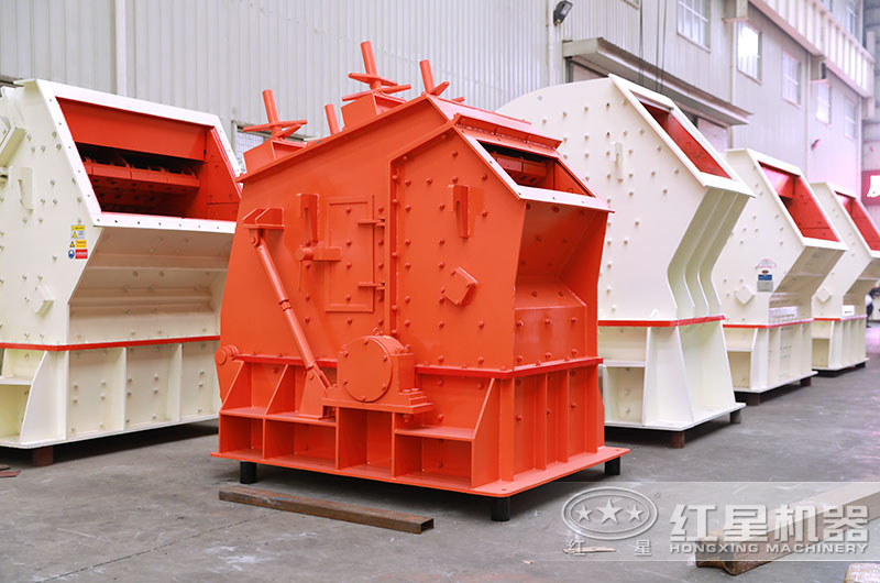 青石反擊式破碎機(jī)設(shè)備圖 青石反擊式破碎機(jī)設(shè)備圖