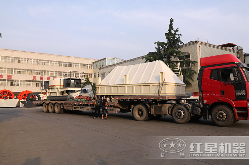 時產(chǎn)50噸制砂機發(fā)貨,廠家直銷 時產(chǎn)50噸制砂機發(fā)貨,廠家直銷