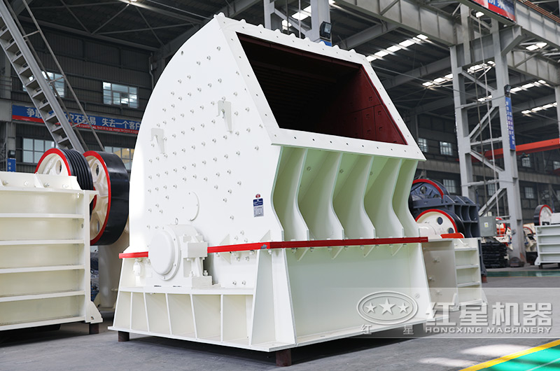 重錘式破碎機實拍,一次成型減少成本40% 重錘式破碎機實拍,一次成型減少成本40%