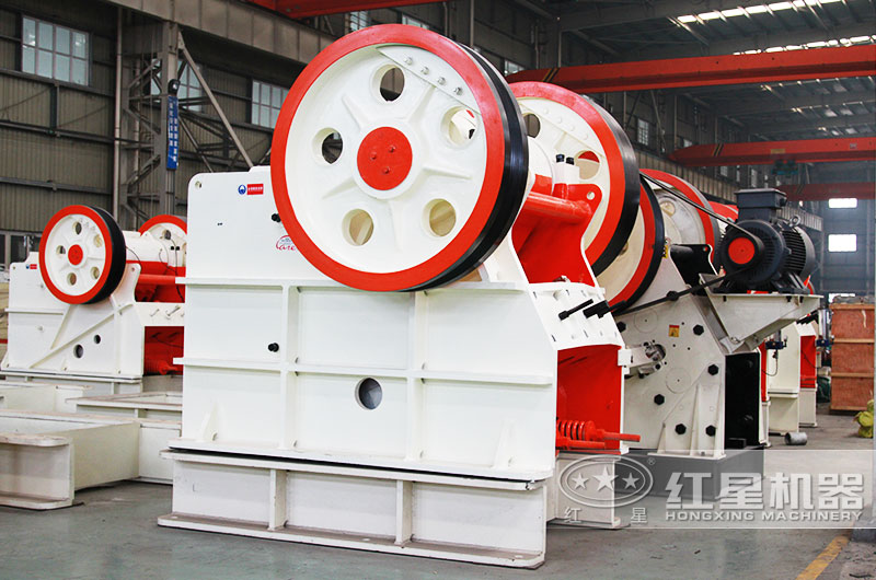 鄂式破碎機，礦山粗碎進料口大，產量高