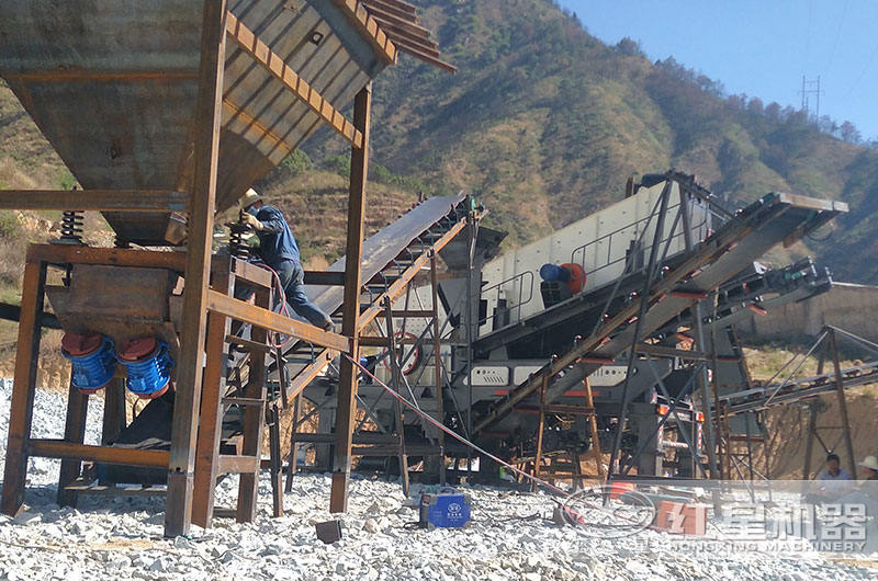 流動石子加工機(jī)作業(yè)現(xiàn)場圖片 流動石子加工機(jī)作業(yè)現(xiàn)場圖片