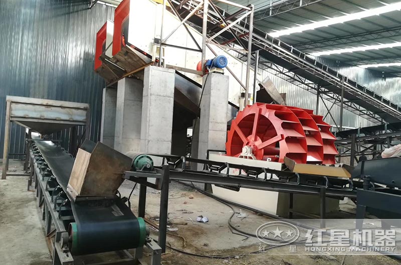 輪斗式洗砂機(jī)工作現(xiàn)場(chǎng)實(shí)拍圖 輪斗式洗砂機(jī)工作現(xiàn)場(chǎng)實(shí)拍圖