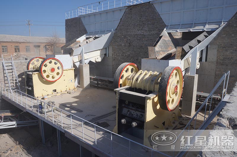 河北時產(chǎn)700噸破碎生產(chǎn)線:顎式破碎機 河北時產(chǎn)700噸破碎生產(chǎn)線:顎式破碎機