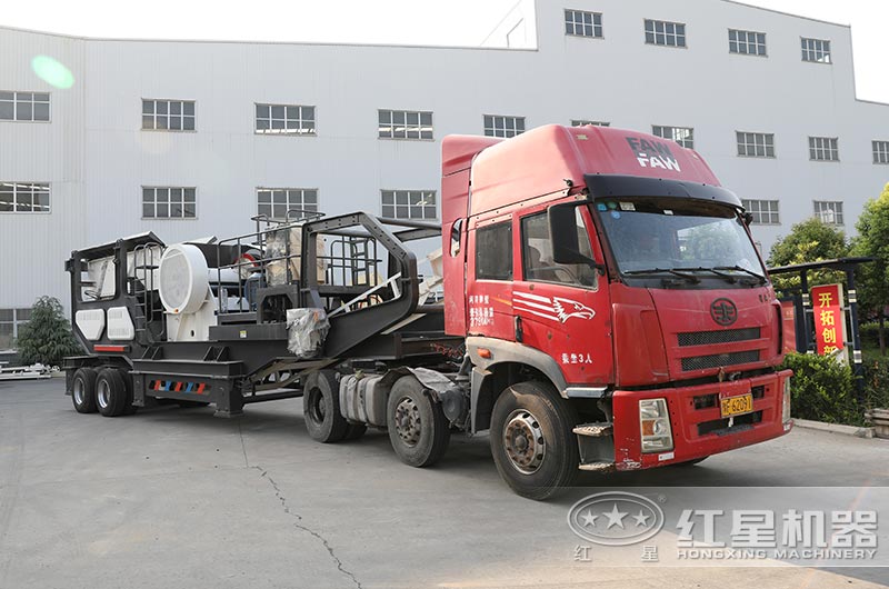 小型移動(dòng)粉碎機(jī)現(xiàn)貨發(fā)往山東 小型移動(dòng)粉碎機(jī)現(xiàn)貨發(fā)往山東