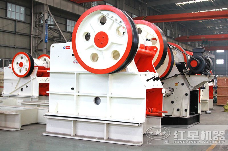 顎式破碎機(jī)圖片 顎式破碎機(jī)圖片