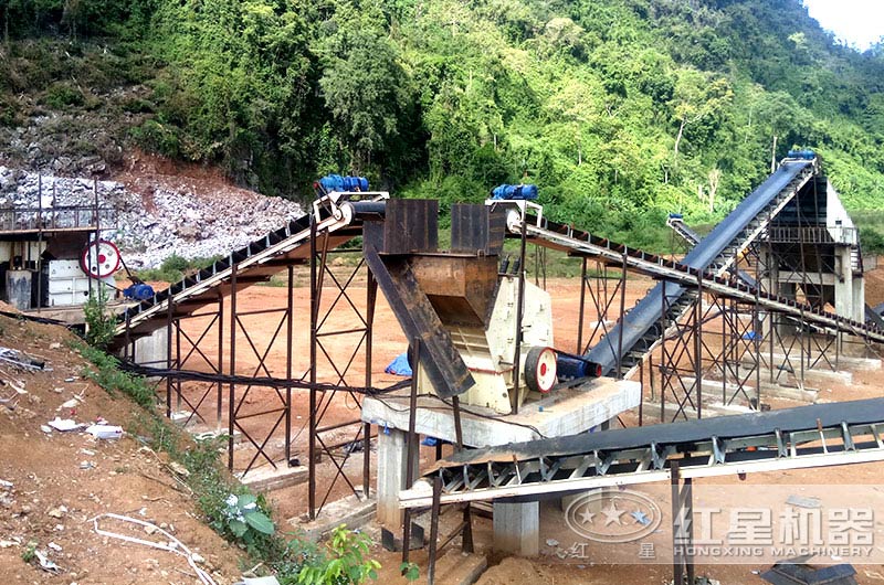 石灰石破碎生產(chǎn)線現(xiàn)場