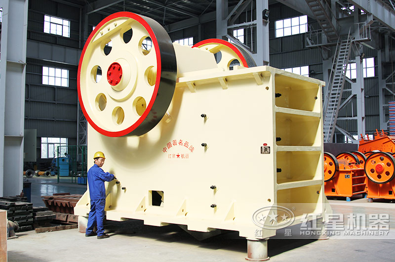 大型石頭粉碎機設(shè)備圖片 大型石頭粉碎機設(shè)備圖片