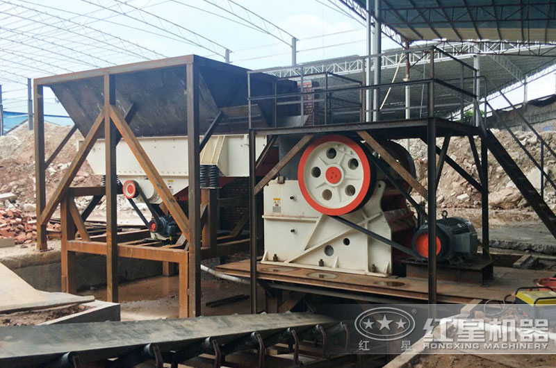 鄂式粗碎機作業現場圖片 鄂式粗碎機作業現場圖片