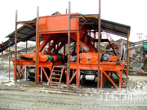 齒輥破碎機(jī)生產(chǎn)現(xiàn)場圖片 齒輥破碎機(jī)生產(chǎn)現(xiàn)場圖片