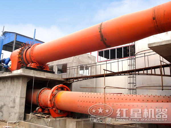 回轉(zhuǎn)窯現(xiàn)場(chǎng) 回轉(zhuǎn)窯現(xiàn)場(chǎng)