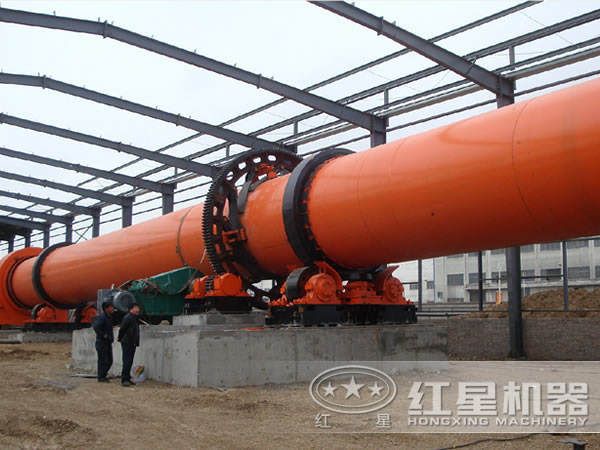 回轉(zhuǎn)窯現(xiàn)場(chǎng) 回轉(zhuǎn)窯現(xiàn)場(chǎng)
