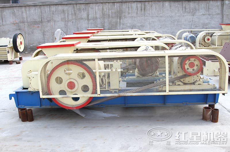 對(duì)輥式破碎機(jī) 對(duì)輥式破碎機(jī)