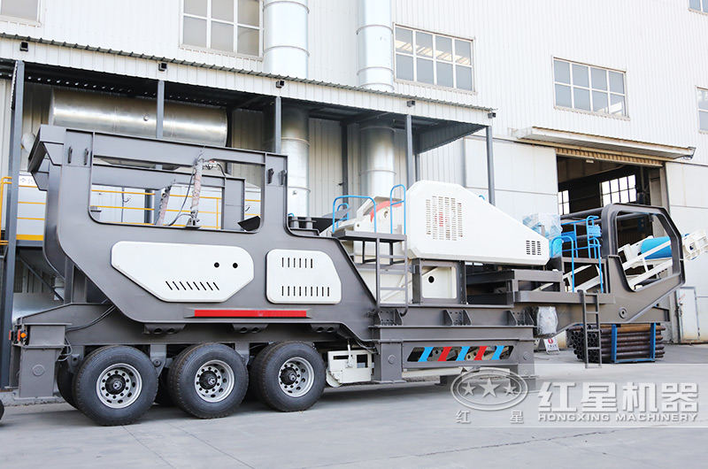 安山巖輪胎移動(dòng)破碎站,搭配鄂破用于粗碎 安山巖輪胎移動(dòng)破碎站,搭配鄂破用于粗碎