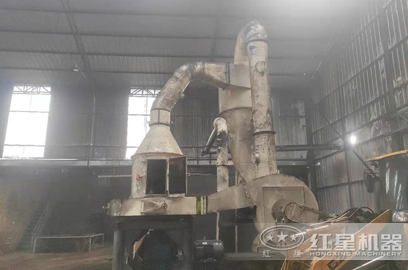 雷蒙磨處理粉煤灰加工現(xiàn)場(chǎng) 雷蒙磨處理粉煤灰加工現(xiàn)場(chǎng)