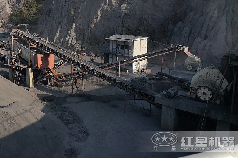 重錘式破碎機(jī)碎煤現(xiàn)場