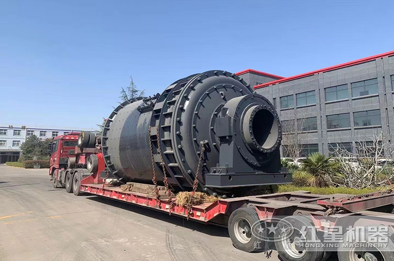 直徑2.2米水泥球磨機裝車發貨中 直徑2.2米水泥球磨機裝車發貨中